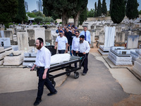 Жители Ор-Йегуды судятся с застройщиком из-за вида на кладбище Жители Ор-Йегуды судятся с застройщиком из-за вида на кладбище