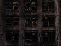 Число погибших при пожаре в Гонконге выросло до 83 человек, огон все еще не потушен