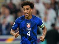 Тайлер Адамс забил гол ударом с 43 метров (из центрального круга)