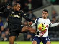 Футбол. Юбилейное поражение "Тоттенхэма". Результаты матчей чемпионата Англии