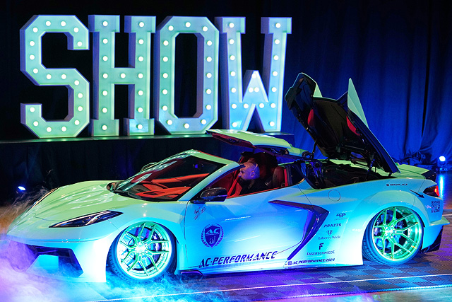 Изготовленный на заказ Chevrolet Corvette C8. Эссен, Германия Изготовленный на заказ Chevrolet Corvette C8. Эссен, Германия