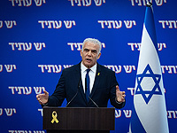 Лапид: "Вы, журналисты, невыносимы... Так и должно быть"