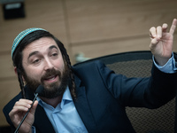 Депутат Кнессета Цви Суккот предложил коллеге изучать книгу "Тания"