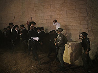 В Иерусалиме происходят столкновения между "харедим" и полицией В Иерусалиме происходят столкновения между "харедим" и полицией