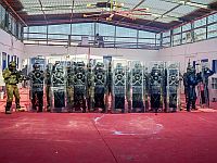 Обвиняемый в "сутенерстве" террорист планировал беспорядки в тюрьмах, его перевели в карцер