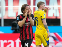 Футбол. "Милан" разгромил "Верону" и лидирует в Серии А