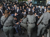 Видео с акции протеста "харедим": полицейский бьет, душит и бросает на землю подростка