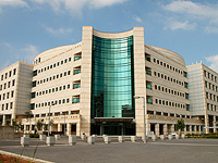 В больнице "Гилель Яфе" предотвращен угон автомобиля, в котором находился младенец