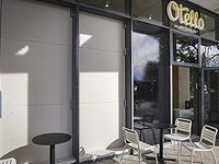 В Герцлии разбиты окна в кафе, работающем по субботам. Задержан сын известного активиста "Ликуда"