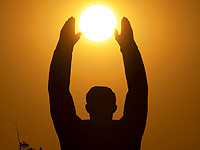 Стремление к солнечному свету связана с более низким уровнем депрессии у мужчин