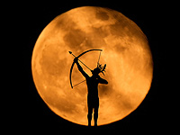 "Волчья Луна" в Израиле и других странах мира. Фоторепортаж