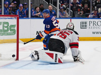 "Островитяне" повторили рекорд и уничтожили "Нью-Джерси". Результаты матчей НХЛ