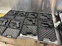 В "Бен-Гурионе" задержан пассажир из Германии, в багаже которого нашли восемь пистолетов
