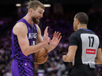 Возвращение Сабониса. Победа "Сакраменто". Результаты матчей НБА