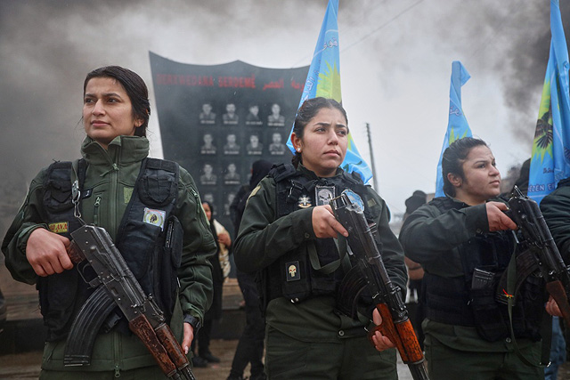 Женщины-военнослужащие "Сирийских демократических сил"