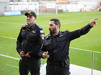 В Ашдоде болельщик "Бейтара" пытался пронести на стадион петарды, спрятав их в гипсе