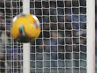 17 футболистов и тренеров команды лиги "Леумит" подозреваются в сдаче игр