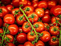 Израиль и Азербайджан расследуют подделку сертификатов на импорт помидоров

