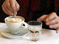 Сеть "Аркафе" повышает цены на свое меню