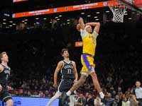 НБА. "Бруклин" с израильтянами в составе проиграл "Лос-Анджелес Лейкекрс"