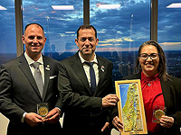 Йоси Даган с инициаторами законопроекта во Флориде