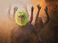 Карнавальная "грязная" вечеринка в Бразилии. Фоторепортаж