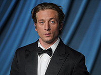 Обладателю трех "Золотых глобусов" Джереми Уайту – 35. Фотогалерея