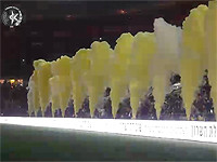 На стадионе "Тедди" вместо петард и фальшфейров впервые использовалась "холодная пиротехника". Видео