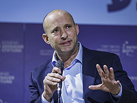 Беннет: "Не позволю провалившимся лидерам оставаться у власти"