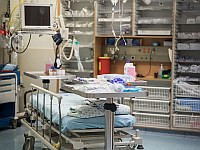 В больнице "Шаарей Цедек" костатировали смерть младенца, подавившегося бубликом