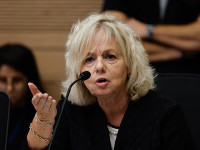 Юрсоветница – правительству: "Вы так и не ввели санкции против ультраортодоксов-уклонистов"