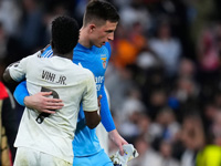 Лига чемпионов. "Реал" и ПСЖ идут дальше