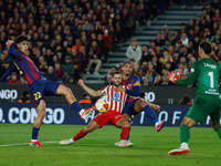 Футбол. "Барселона" разгромила "Атлетико" и вышла в финал Кубка Короля