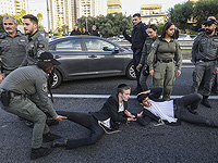 4-е шоссе перекрыто из-за акции протеста "харедим", есть сообщения о беспорядках