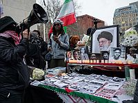 Акции в Нью-Йорке: "поминки" по Хаменеи и манифестация в поддержку Израиля
