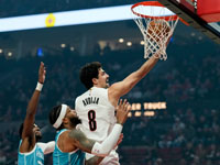 НБА. Дени Авдия набрал 22 очка. "Портленд" проиграл "Шарлотт"