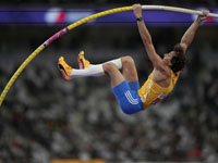 Прыжки с шестом. Арман Дюплантис установил 15-й мировой рекорд