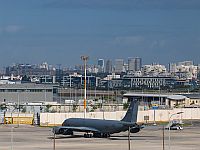 Американский самолет-заправщик KC-135 в "Бен-Гурионе" (иллюстрация)