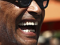 Юмор помогает справляться со старением, исследование