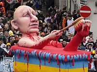 Московский суд заочно приговорил немецкого сатирика, высмеивающего Путина, к 8,5 годам тюрьмы