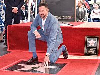 Ноа Уайли, сыгравший доктора Робинавича в "Больнице Питт", удостоен звезды на Аллее славы