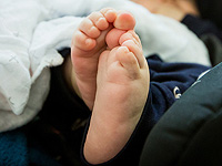 Младенцы младше одного года практикуют обман, исследование