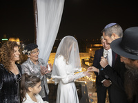 Раввин Биньямин Хута предложил галахическое решение для проведения свадеб в военное время