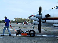 Земельное управление снесло незаконный фермерский рынок у аэродрома Герцлии