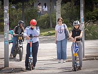 В Израиле звучит траурная сирена Дня памяти в войнах Израиля и жертв террора