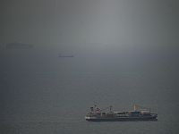 КСИР сообщает о захвате двух грузовых судов и буксировке их в порт "для инспекции"