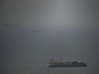 КСИР сообщает о захвате двух грузовых судов и буксировке их в порт "для инспекции"