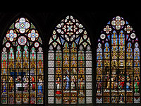 Брюссельский собор демонтировал витраж с кровавым наветом, архиепископ принес извинения евреям