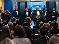 WSJ: Трамп скептически отнесся к инициативе Ирана открыть Ормузский пролив до ядерных переговоров