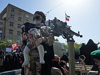 Профсоюз учителей Ирана призвал прекратить военную подготовку детей